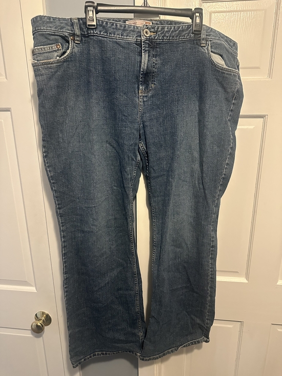 Old Navy Denim - Old Navy Straight-Leg Jeans in Medium Blue 22W